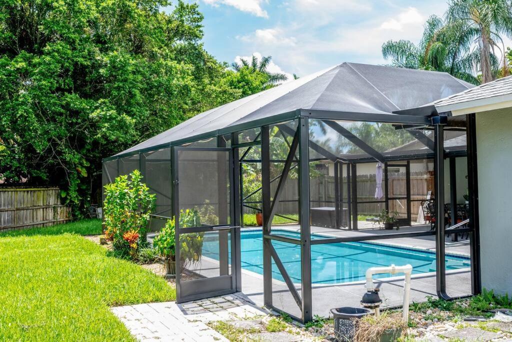 Palm Paradise Luxury Stay/Pool Wellington Exteriör bild